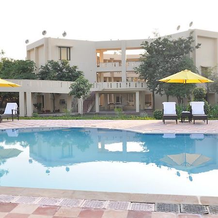 בהאראטפור Kadamb Kunj Resort מראה חיצוני תמונה