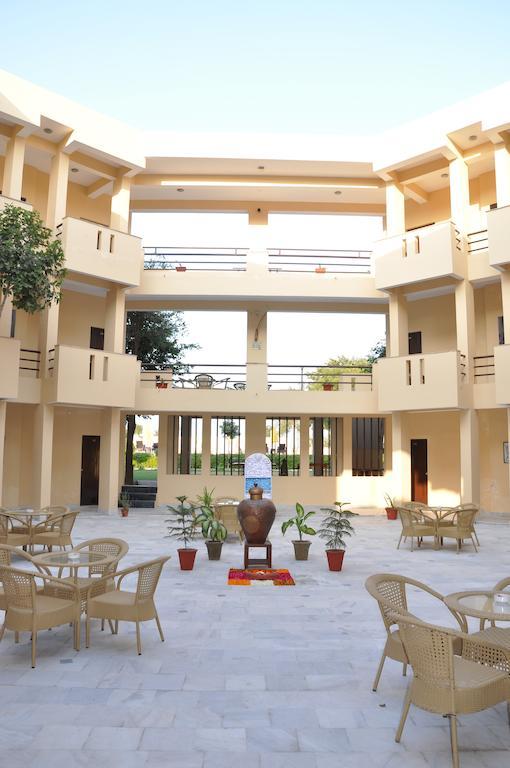 בהאראטפור Kadamb Kunj Resort מראה חיצוני תמונה