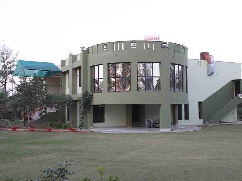 בהאראטפור Kadamb Kunj Resort מראה חיצוני תמונה