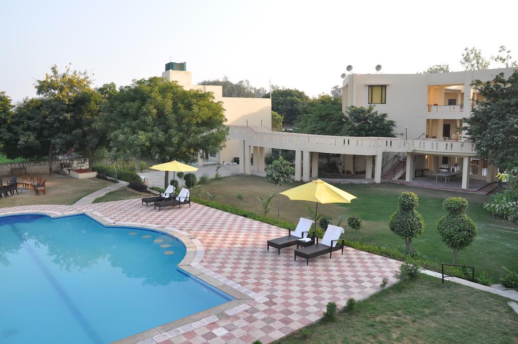 בהאראטפור Kadamb Kunj Resort מראה חיצוני תמונה